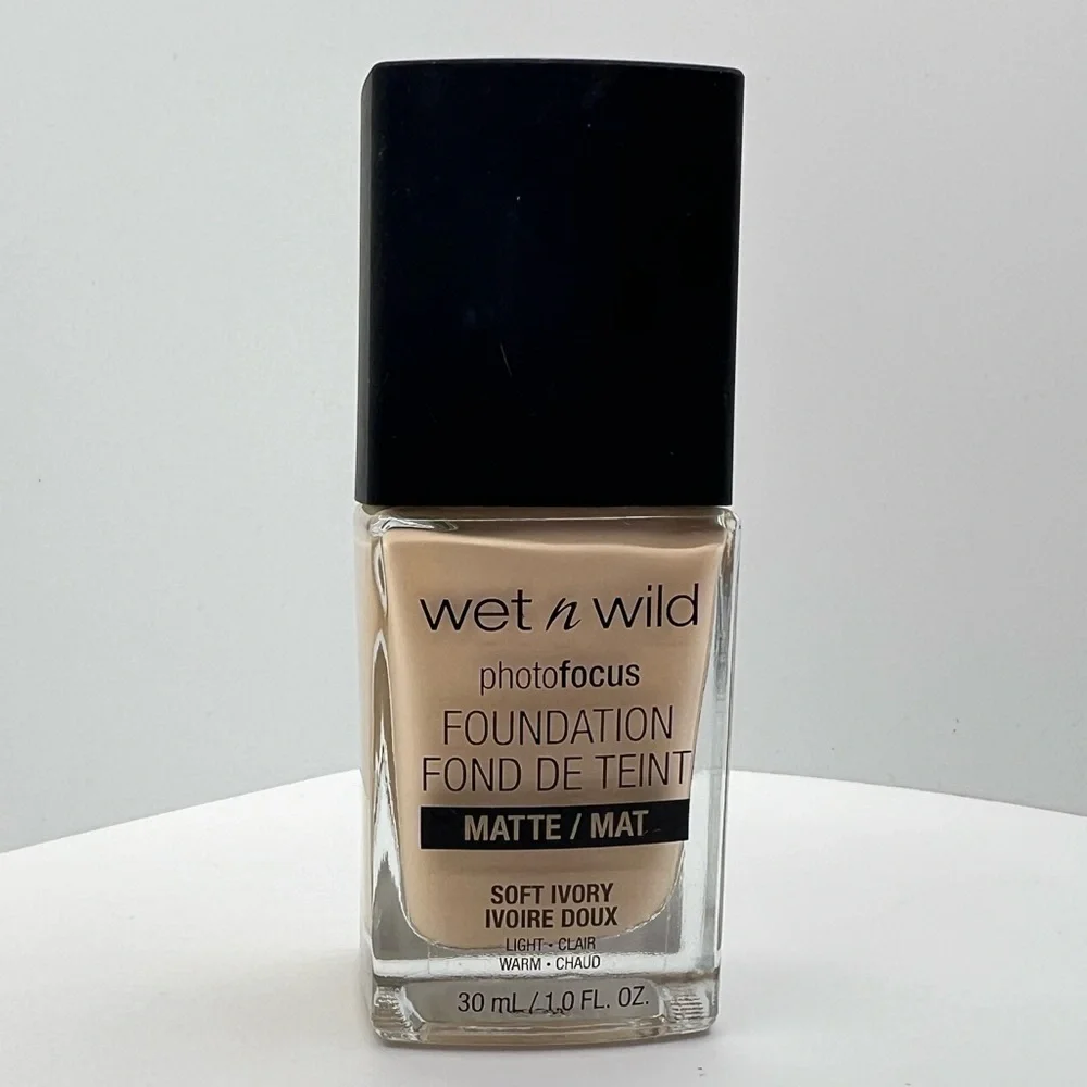 🦋$4 ~ Wet n Wild Photofocus Foundation ~ ‘Soft Ivory’ ~ Matte Finish ~ NEW
